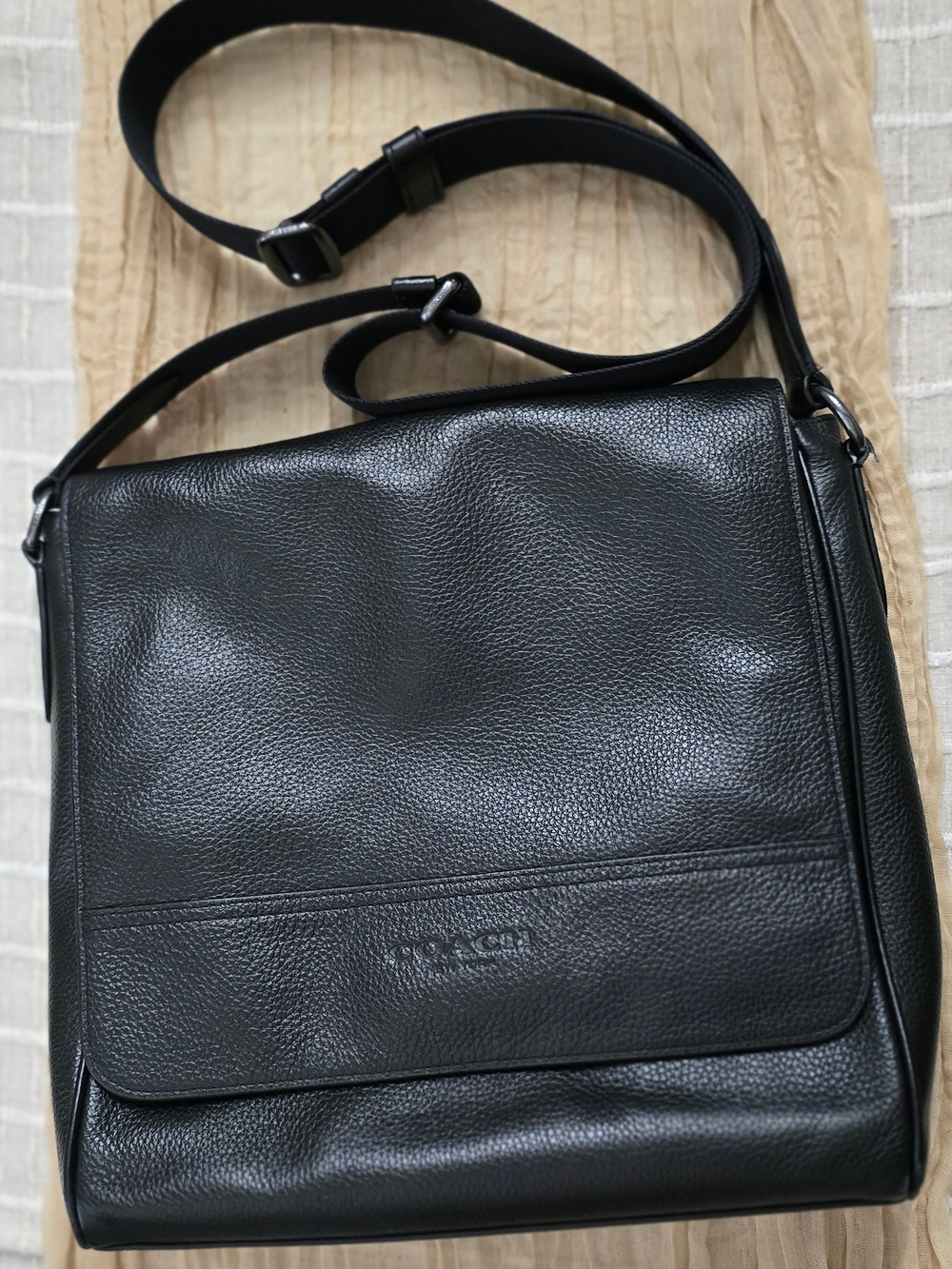 Coach Black Pebbled Leather Messenger Bag for Men/Women